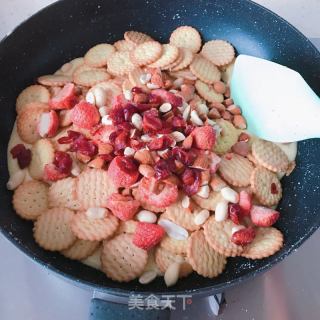 草莓味雪花酥的做法步骤：7