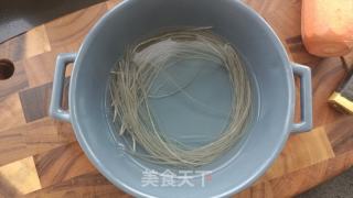 粉丝炒绿豆芽的做法步骤：2
