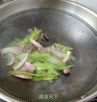 莴苣炒鹿心的做法步骤：15
