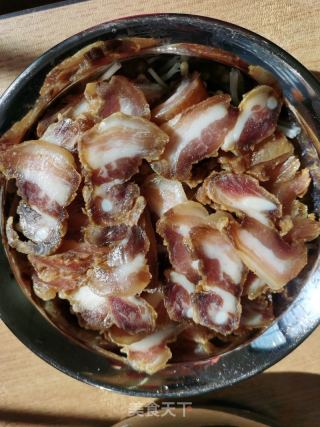 腊肉蒸金针菇的做法步骤：3