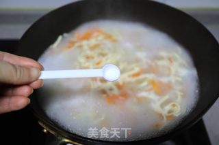菠菜胡萝卜干丝汤的做法步骤：5