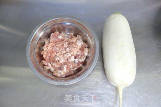 猪肉白萝卜饺子的做法步骤：2