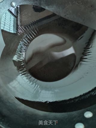 蒜苗香葱煎鸡蛋的做法步骤：3