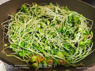 油堆炒黑豆芽的做法步骤：4