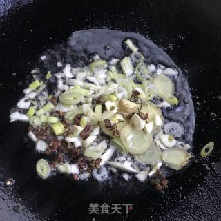 酱焖鸡翅的做法步骤：4