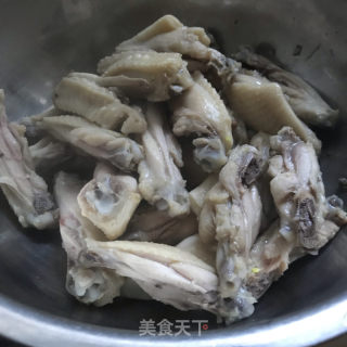 酱焖鸡翅的做法步骤：2