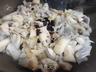 莲藕炒鸡肉的做法步骤：6