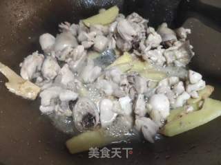 莲藕炒鸡肉的做法步骤：4
