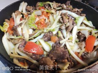 娃娃菜梗炒牛肉的做法步骤：7