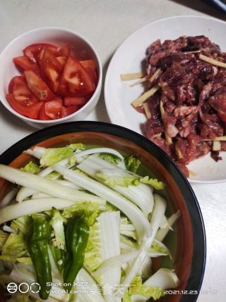 娃娃菜梗炒牛肉的做法步骤：1