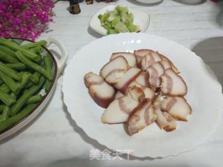 腊肉炖豆角的做法步骤：2