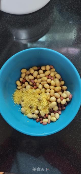 红豆小米豆浆的做法步骤：1