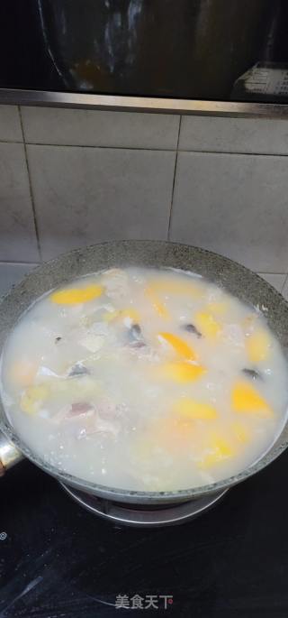 胖鱼头炖木瓜的做法步骤：9