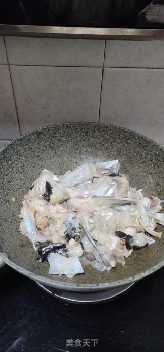 胖鱼头炖木瓜的做法步骤：4