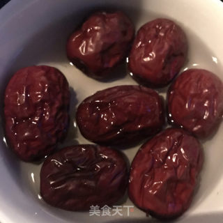 西洋参红枣核桃露的做法步骤：3