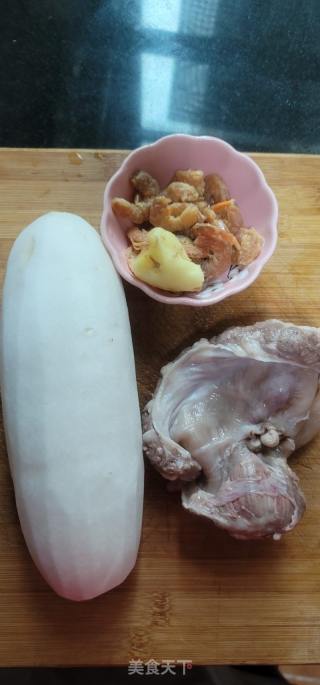 护心肉炖白萝卜的做法步骤：1