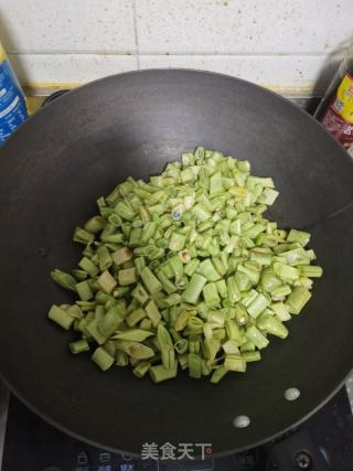 素炒豆角的做法步骤：2