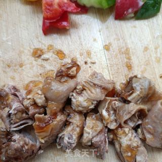 彩椒炒护心肉的做法步骤：3