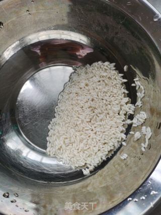 腊肉蒸萝卜糯米的做法步骤：1