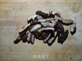 香菇白玉菇炒肉片的做法步骤：1