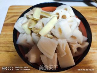 排骨莲藕汤的做法步骤：2