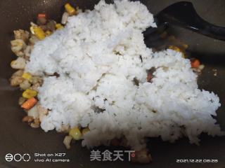 肉丁玉米莲藕炒饭的做法步骤：5