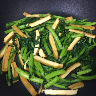 香干炒茼蒿的做法步骤：5