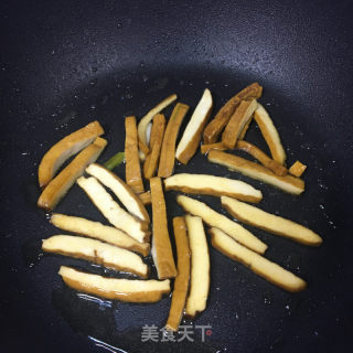 香干炒茼蒿的做法步骤：3