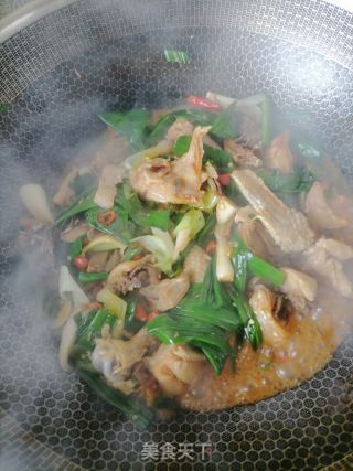 腊鸡炒蒜苗的做法步骤：6