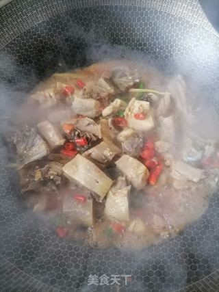 腊鸡炒蒜苗的做法步骤：5