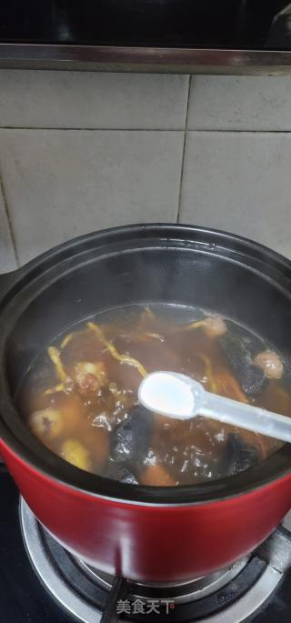 灵芝青橄榄猪骨汤的做法步骤：5