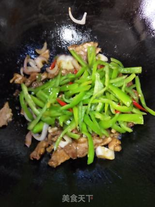 青椒小炒肉的做法步骤：11