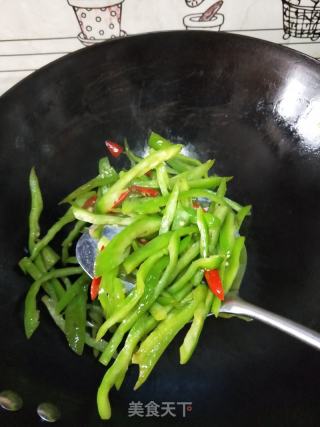青椒小炒肉的做法步骤：6