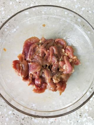 青椒小炒肉的做法步骤：4
