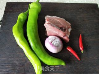 青椒小炒肉的做法步骤：1