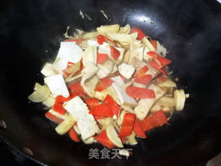 西兰花冬笋豆干炒肉片的做法步骤：7