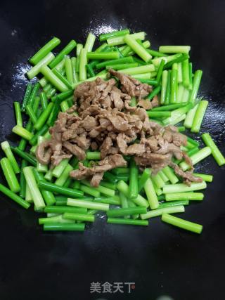 美味下饭蒜薹炒肉丝的做法步骤：5
