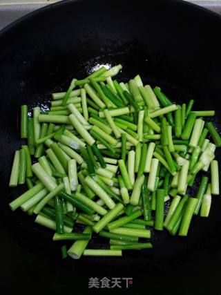 美味下饭蒜薹炒肉丝的做法步骤：4
