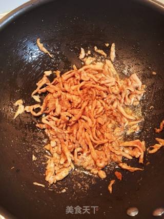 美味下饭蒜薹炒肉丝的做法步骤：3