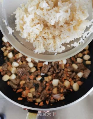 牛肉丸鲜贝炒饭的做法步骤：8