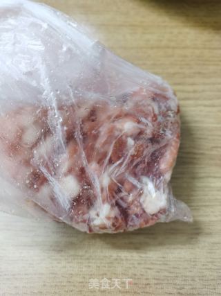 肉末焖南瓜的做法步骤：1