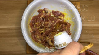 家常糖醋里脊，酸甜可口，色泽金黄诱人，制作简单，孩子最爱。的做法步骤：8