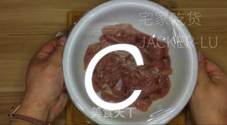 家常糖醋里脊，酸甜可口，色泽金黄诱人，制作简单，孩子最爱。的做法步骤：4