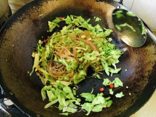 莲花菜炒粉条的做法步骤：13