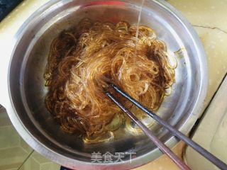 莲花菜炒粉条的做法步骤：3