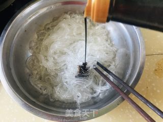 莲花菜炒粉条的做法步骤：2