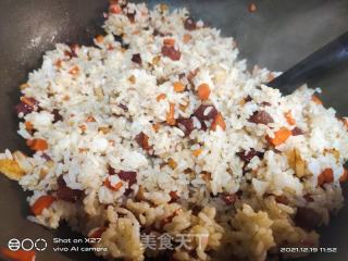 胡萝卜香肠炒饭的做法步骤：4