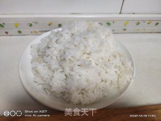 胡萝卜香肠炒饭的做法步骤：2