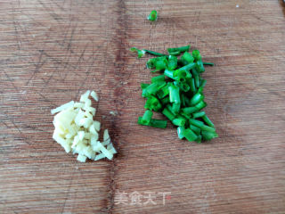 娃娃菜烩玉子豆腐的做法步骤：2