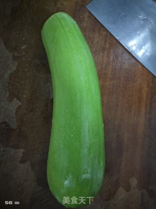 醋溜勋瓜的做法步骤：1